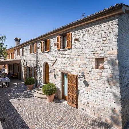 Tenuta Le Fontanelle Feriehus SantʼIppolito
